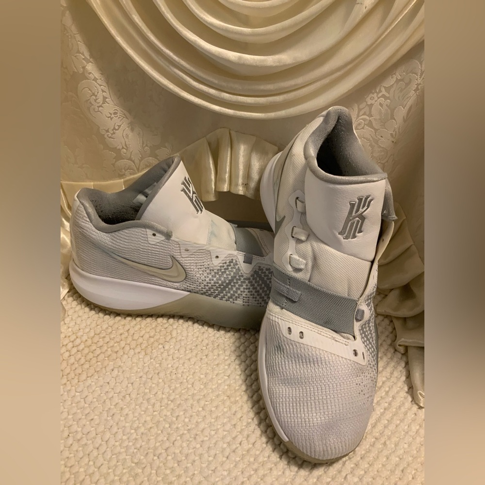 NIKE - Picture 3 of 7